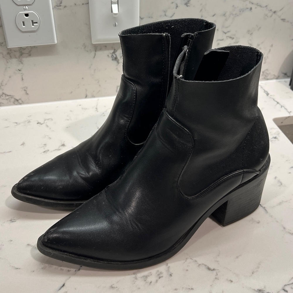 DSW BLACK BOOTS